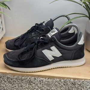 New Balance 220 Women's Size 7 Running Walking Shoes  Casual Comfort